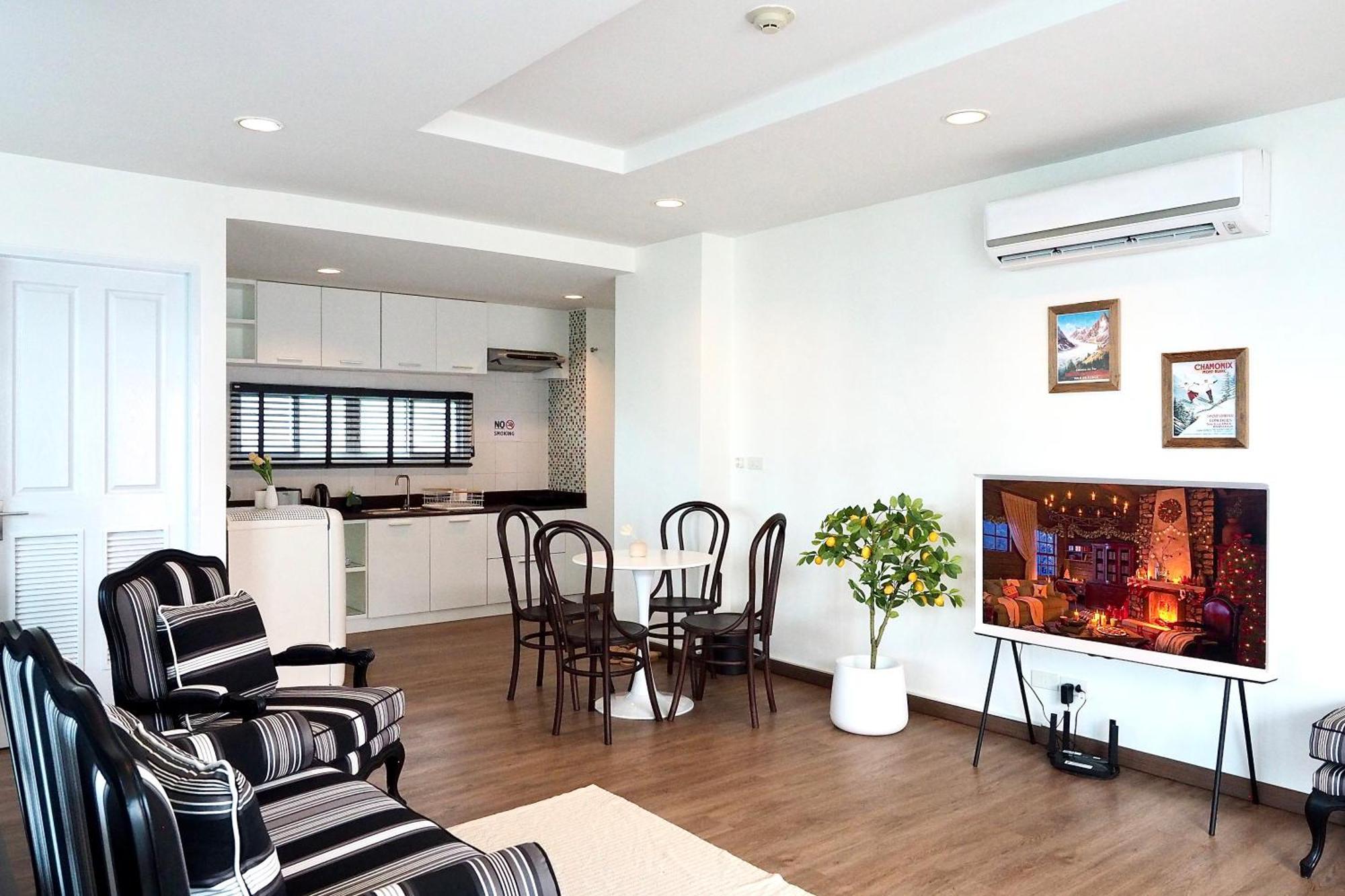 The Beach Bangsaen By Thanthita Next To Wonnapa Beach Free Disney Plus Eksteriør billede