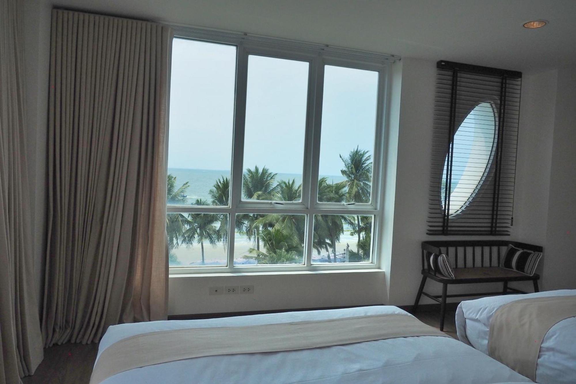 The Beach Bangsaen By Thanthita Next To Wonnapa Beach Free Disney Plus Eksteriør billede