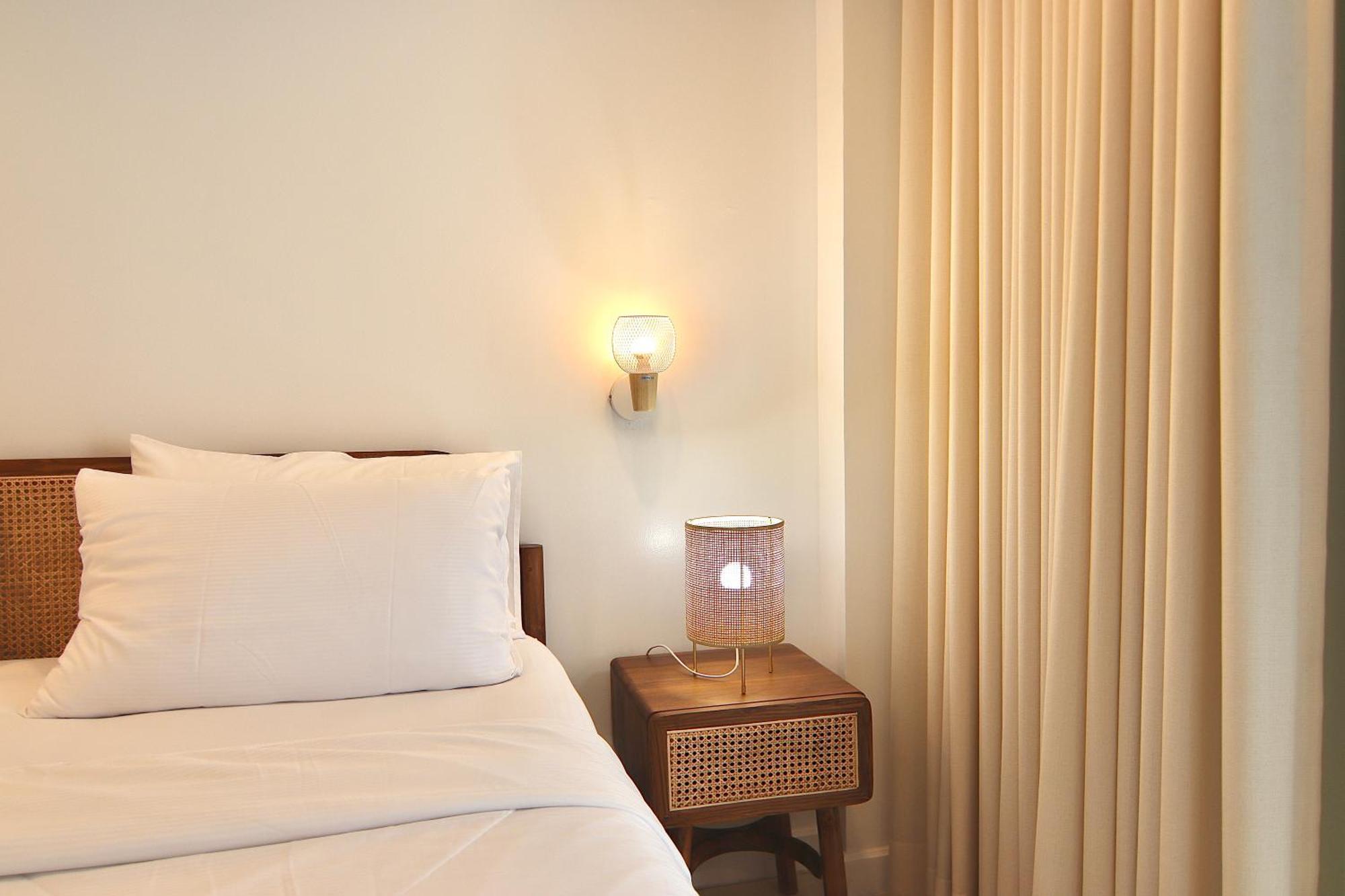 The Beach Bangsaen By Thanthita Next To Wonnapa Beach Free Disney Plus Eksteriør billede