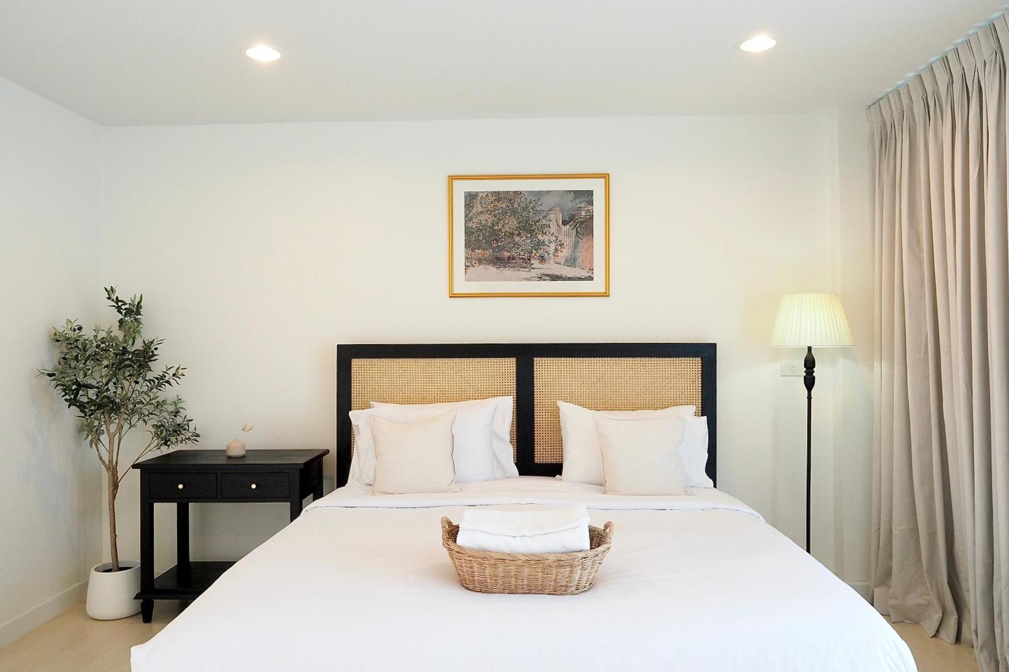 The Beach Bangsaen By Thanthita Next To Wonnapa Beach Free Disney Plus Eksteriør billede