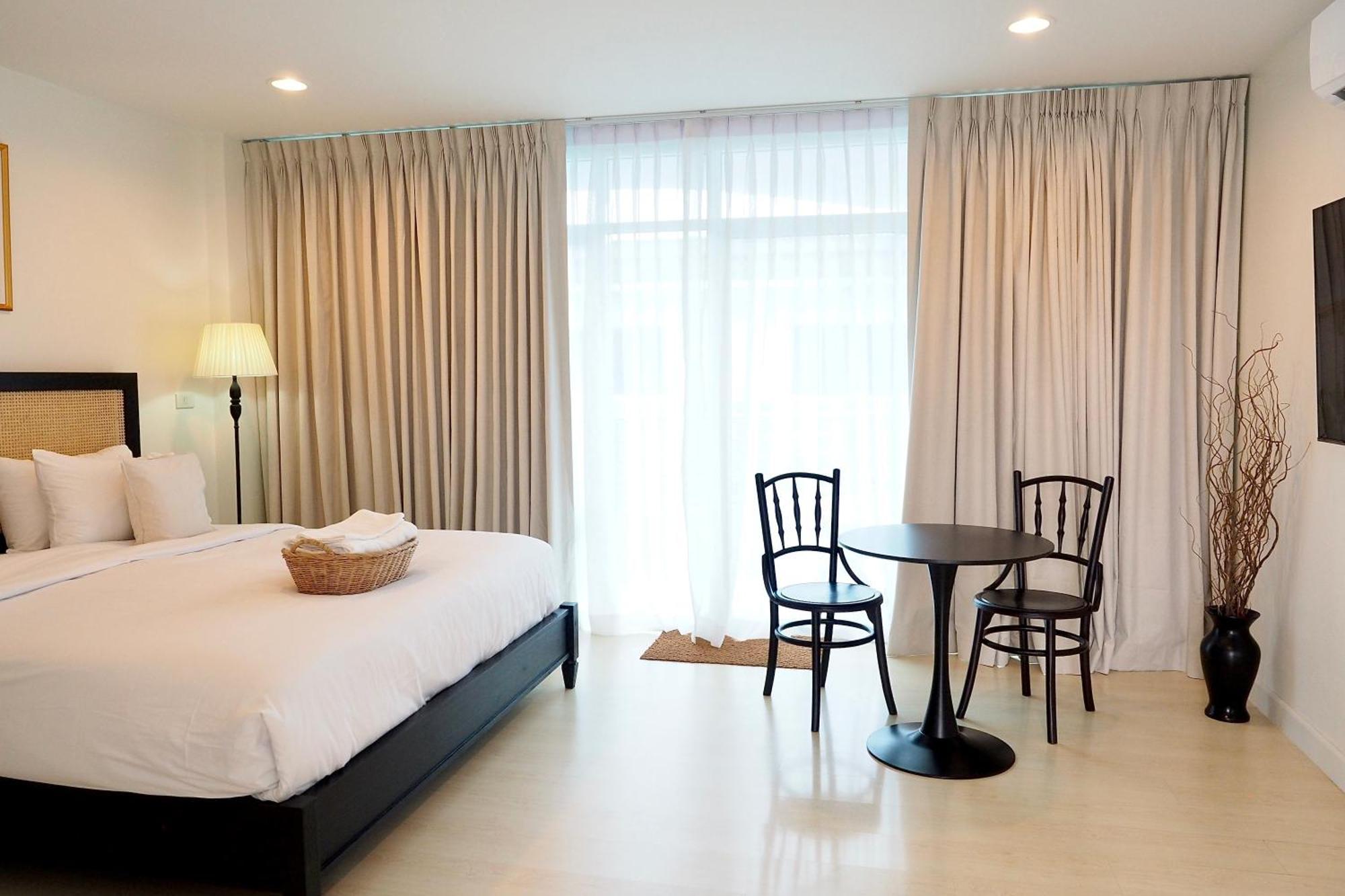 The Beach Bangsaen By Thanthita Next To Wonnapa Beach Free Disney Plus Eksteriør billede