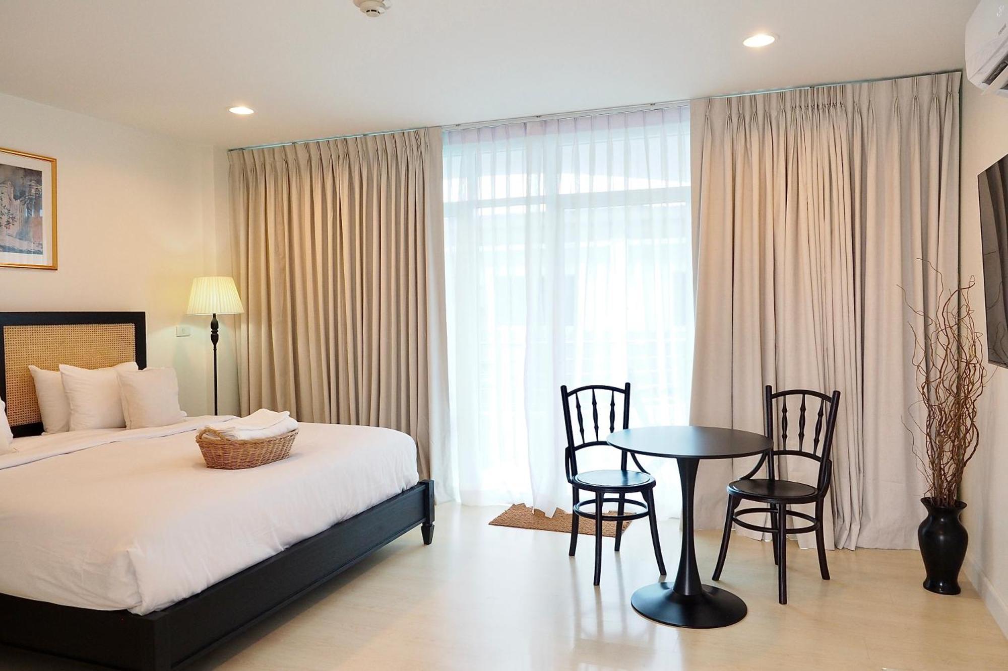 The Beach Bangsaen By Thanthita Next To Wonnapa Beach Free Disney Plus Eksteriør billede