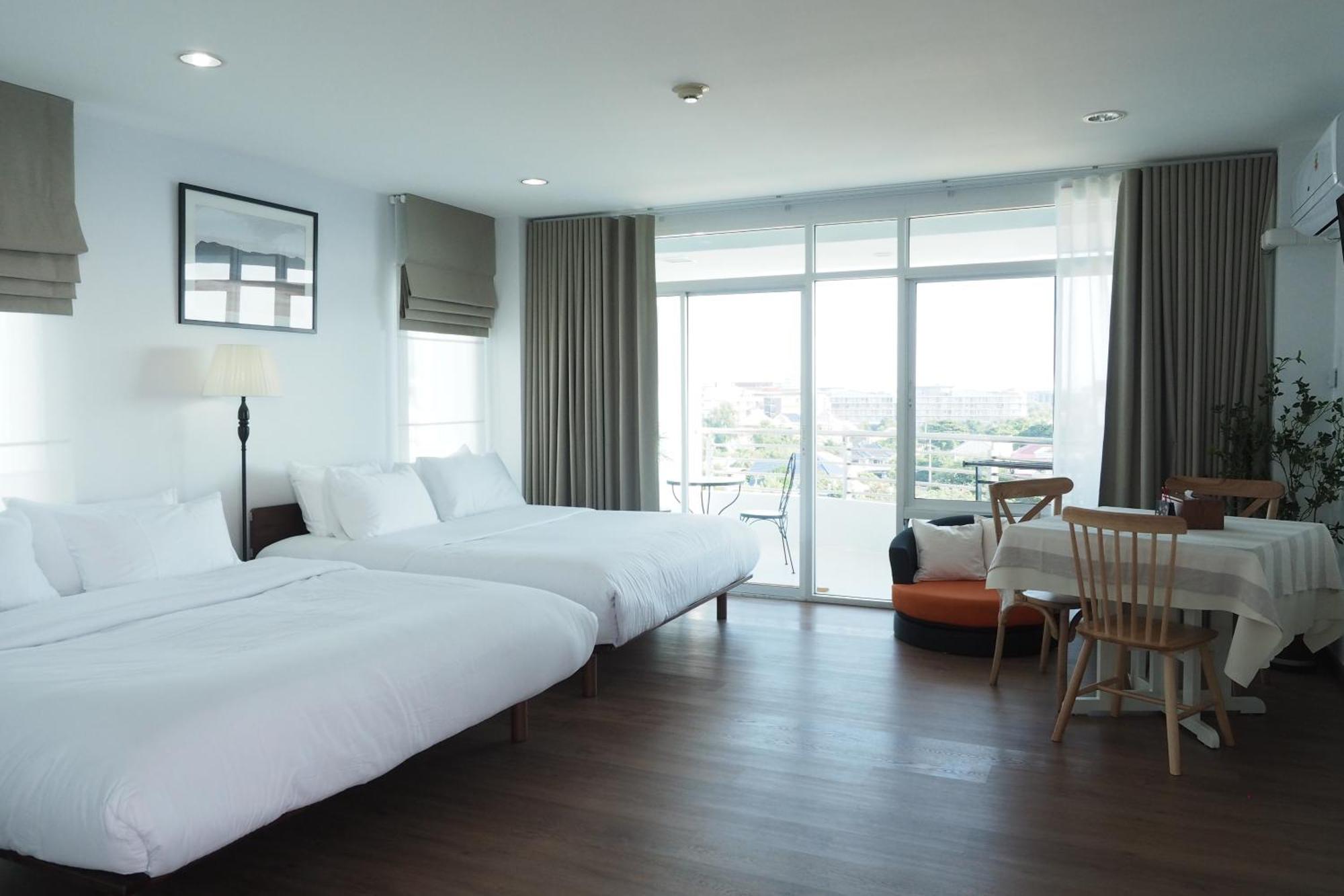 The Beach Bangsaen By Thanthita Next To Wonnapa Beach Free Disney Plus Eksteriør billede
